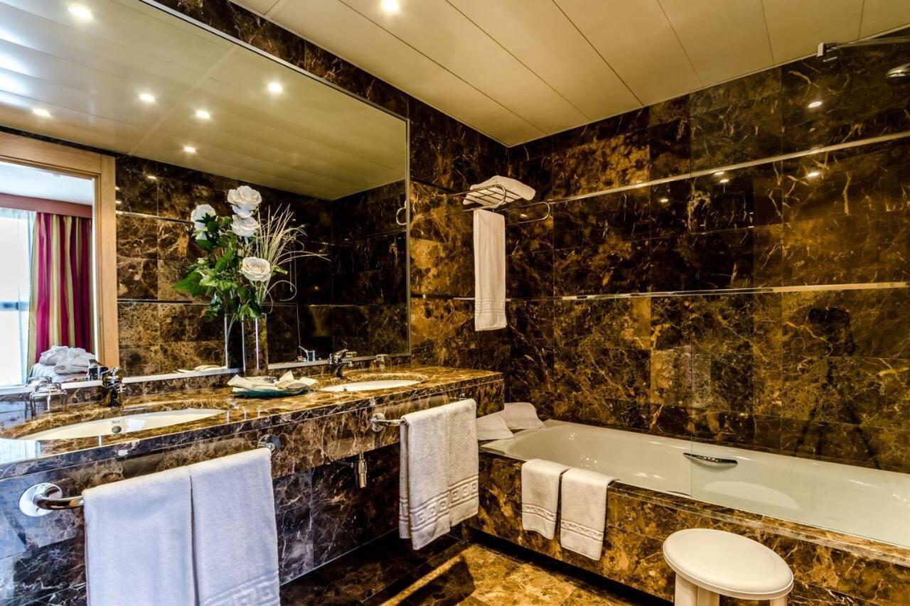 Suite Room,1432051333:JPEG